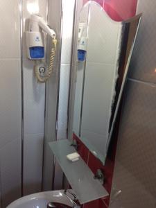 A bathroom at Hotel Oz Villa