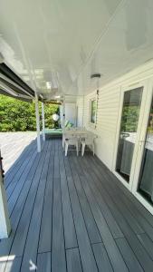 Balkón nebo terasa v ubytování Bungalow de luxe de 60m2 dans camping 5 étoiles