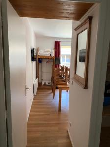 Fotografia z galérie ubytovania "Ressourcez-vous au BOIS DE LA REINE" Plusieurs appartements du 4 personnes 1 chambre au 8 personnes en duplex 3 chambres v destinácii Super Besse + 10 fotografií