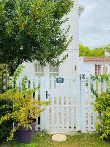 Ogród w obiekcie Très jolie Villa Bianca, maison avec jardin privé à Deauville