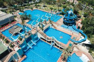 Výhled na bazén z ubytování Palm apartment - C&G Benal Beach nebo okolí