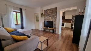 Gallery image of Family Apartment & Studio in Village Center in Komen