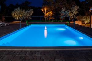 Basen w obiekcie Apartments Marancin lub w pobliżu