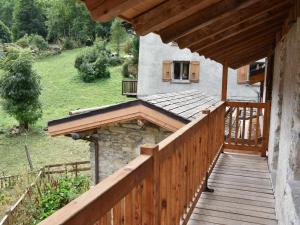 Ein Balkon oder eine Terrasse in der Unterkunft Chalet Pralognan-la-Vanoise, 5 pièces, 10 personnes - FR-1-464-203