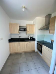 Zdjęcie z galerii obiektu Appartement terrasse bord de Mer St Marc sur Mer w mieście Saint-Nazaire +9 zdjęć