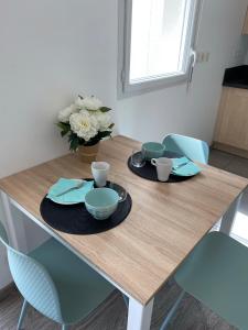 Zdjęcie z galerii obiektu Appartement terrasse bord de Mer St Marc sur Mer w mieście Saint-Nazaire