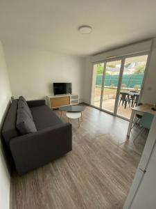 Zdjęcie z galerii obiektu Appartement terrasse bord de Mer St Marc sur Mer w mieście Saint-Nazaire