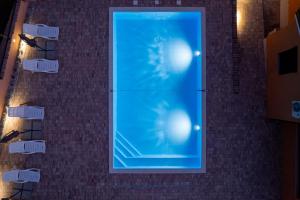Basen w obiekcie Apartments Marancin lub w pobliżu