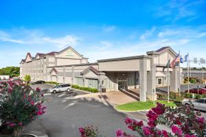 マナッサスにあるWyndham Garden Manassasの駐車場車の整理