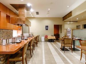 Tabist Abashiri Central Hotel的厨房或小厨房