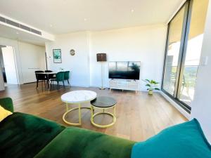 Seating area sa Luxury 2Beds Condo with stunning city View (Parking, Gym)