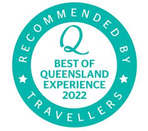 ein Logo für das Beste aus Queensland-Erfahrung in der Unterkunft McNevins Maryborough Motel in Maryborough + 54 Fotos