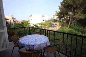 Fotografie z fotogalerie ubytování Apartments with a parking space Jelsa, Hvar - 538 v destinaci Jelsa