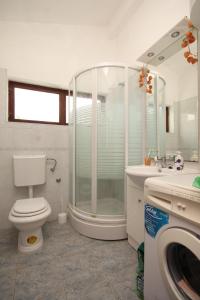 Koupelna v ubytování Seaside holiday house Milna, Vis - 8900