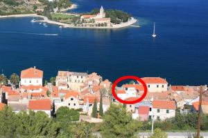 Fotografie z fotogalerie ubytování Apartments by the sea Vis - 8876 v destinaci Vis