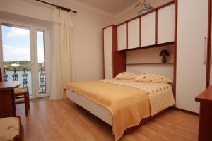 Fotografie z fotogalerie ubytování Apartments by the sea Vis - 8876 v destinaci Vis