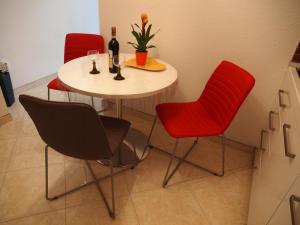 Fotografia z galérie ubytovania Apartments with parking spaces Makarska - 9129 v destinácii Makarska
