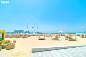 Pantai di atau dekat dengan apartmen