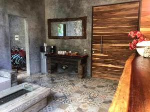 Koupelna v ubytování Little Gem Hotel Tulum La Veleta