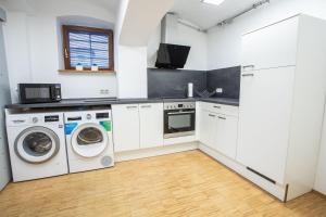 Kuchyň nebo kuchyňský kout v ubytování Frühstückshotel Landgasthof Kramer