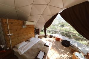 Spaa ja/või tervisekeskus majutusasutuses Elsesi Racha Glamping