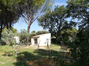 Fotografia z galérie ubytovania Charmant gîte nature au pied du Luberon v destinácii Saint-Martin-de-la-Brasque