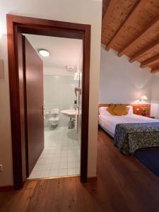 Koupelna v ubytování Hotel Due Torri Tempesta