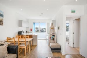 Kuchyň nebo kuchyňský kout v ubytování 5 The Dunes + 26 fotografií