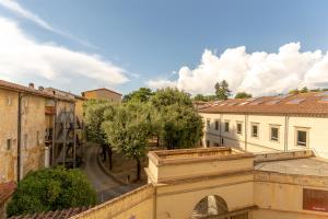 una vista desde el techo de un edificio en Discovering Florence en Florencia