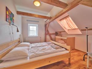 Katil atau katil-katil dalam bilik di Spacious holiday in Lampertice near ski area