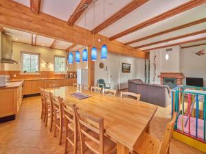 Gambar di galeri bagi Spacious holiday in Lampertice near ski area di Lampertice