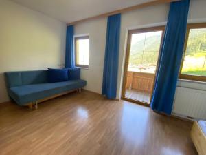 Ein Sitzbereich in der Unterkunft Apartment Neustift near Stubai Glacier Skiing