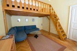 Istumisnurk majutusasutuses Standard Apartment by Hi5 - Sofie's Suite