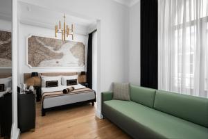 A seating area at AKKA Lush Hotel Taksim