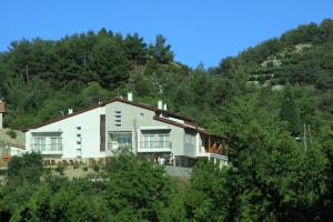 Gallery image of Livadia Hotel Kyperounta in Kyperounda