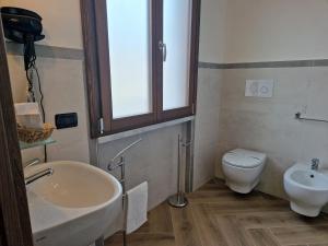 A bathroom at Le Rustiche Foresteria