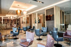 Χώρος καθιστικού στο Ramada by Wyndham Ramnicu Valcea
