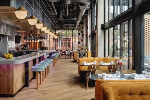 Posezení v ubytování Origin Austin, a Wyndham Hotel