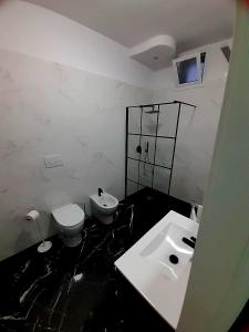 A bathroom at Casa Birmano