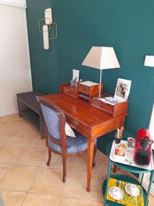 Foto dalla galleria di La Chambre Verte a Cazères