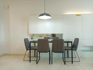 Billede fra billedgalleriet på Deluxe Suites Stay, Netflix,2BR, i George Town