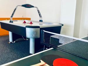 Biliardový stôl v ubytovaní Hotel Peklo pro rodiny s dětmi