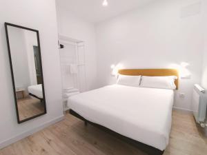 Postel nebo postele na pokoji v ubytování Apartamentos La Brava by gaiarooms