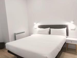 Postel nebo postele na pokoji v ubytování Apartamentos La Brava by gaiarooms
