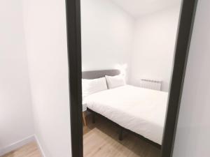 Postel nebo postele na pokoji v ubytování Apartamentos La Brava by gaiarooms