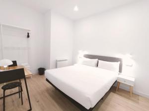 Postel nebo postele na pokoji v ubytování Apartamentos La Brava by gaiarooms