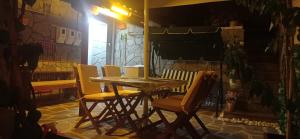 A seating area at KIKI APARTMENT