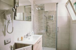 A bathroom at Casa Grazia Guest House