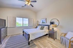 Ένα ή περισσότερα κρεβάτια σε δωμάτιο στο Updated Maricopa Retreat Less Than 2 Miles to Golf! +30 φωτογραφίες