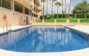 Bazén v ubytovaní Stunning Apartment In Benalmadena Costa alebo v jeho blízkosti